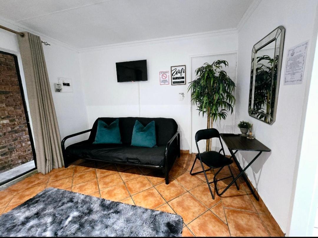 Zhantique Guest House 1- Unit 5 Boksburg Eksteriør bilde